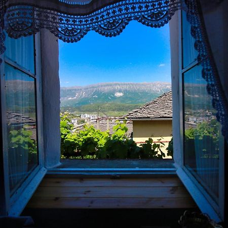 Guest House Denis Гирокастра Экстерьер фото
