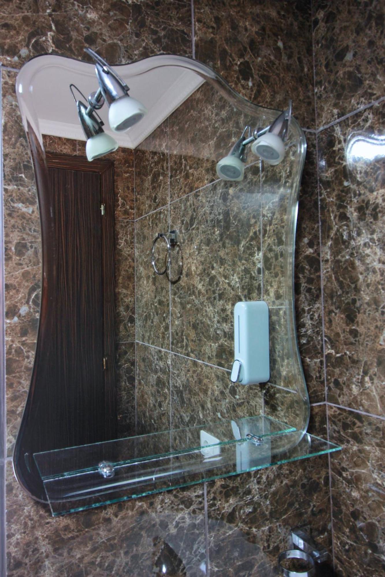 Guest House Denis Гирокастра Экстерьер фото